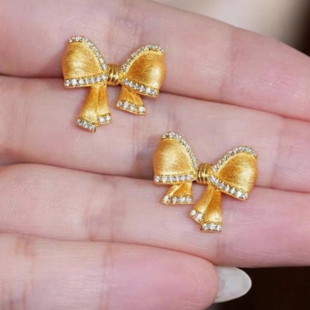 🌹Sale, 2 for $50 on all gold plated🌹 18k gold plated Elegant Gold Bow Earrings - Picture 1 of 6